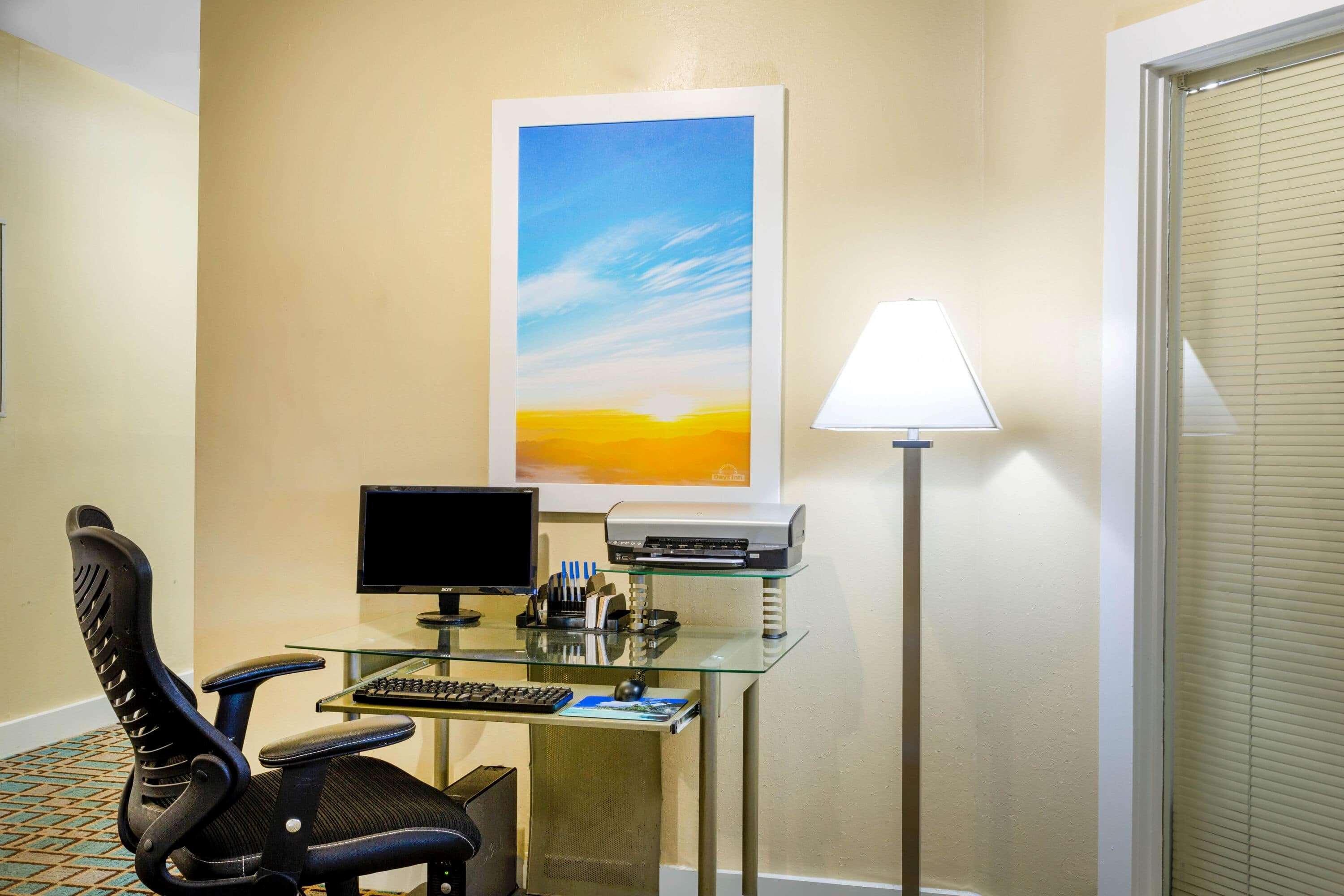 Days Inn By Wyndham Wilmington / University Eksteriør bilde
